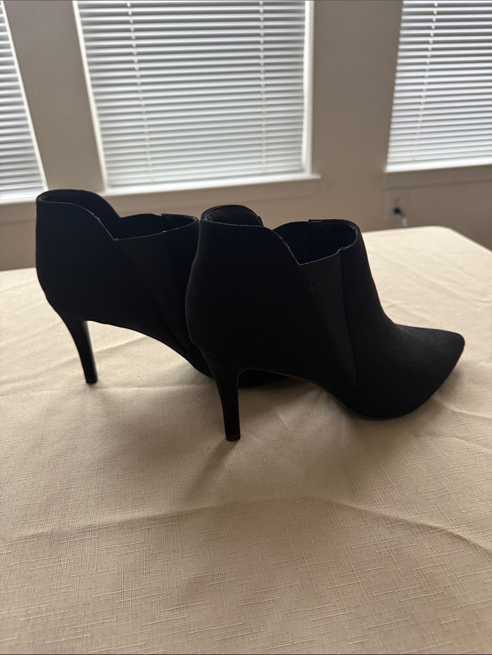 me too Black Pointed Toe Booties with Heel